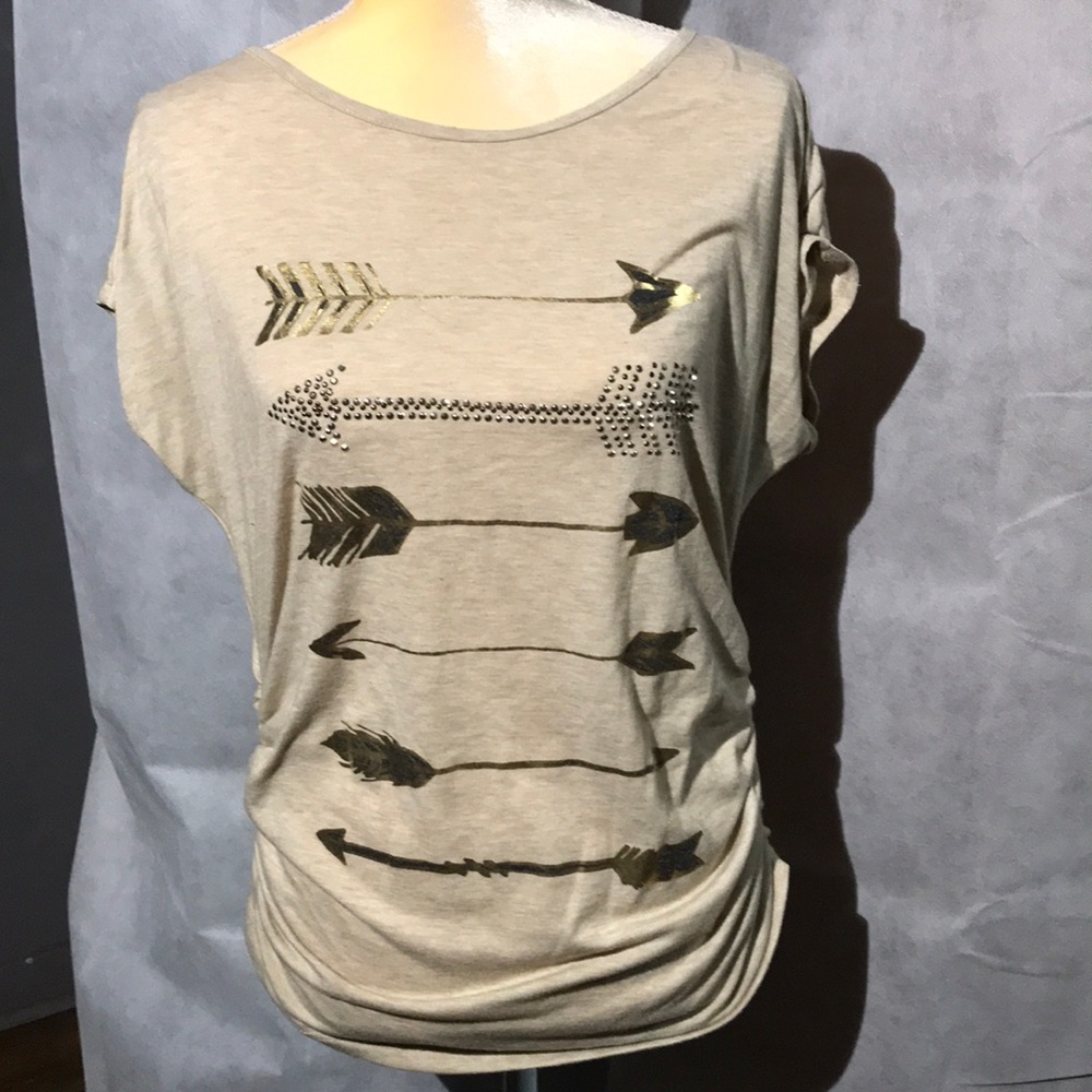 ❤️Arrow tshirt.  454K
